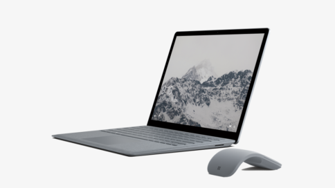 Surface Laptop von vorne rechts mit Maus