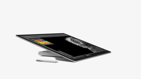 Surface Studio nach hinten geklappt